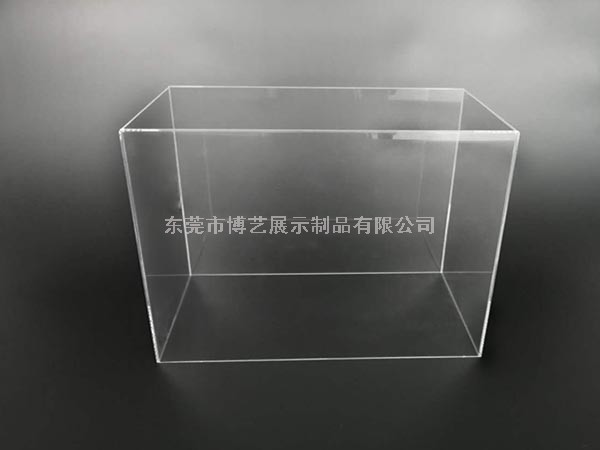 一個(gè)亞克力魚缸它比普通玻璃魚缸有著什么樣的優(yōu)勢(shì)呢？
