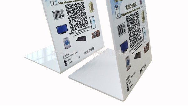 作為亞克力展示架廠商，應(yīng)該怎樣做展示架才不會發(fā)黃呢？